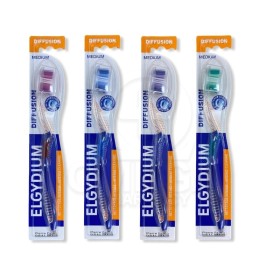 Elgydium Diffussion Medium Οδοντόβουρτσα Μέτρια με Ξύστρα Γλώσσας σε Διάφορα Χρώματα 1 Τεμάχιο