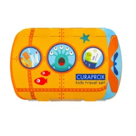 Curaprox Kids Travel Set Πορτοκαλί για 6-12 Ετών Οδοντόβουρτσα Ταξιδίου 1 Τεμάχιο & Οδοντόκρεμα Μέντα 10ml & Μεσοδόντια Βουρτσάκια 2 Τεμάχια