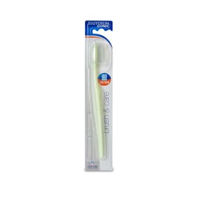 ELGYDIUM Clinic 25/100 Brush & Care Toothbrush Medium Color White 1 Piece