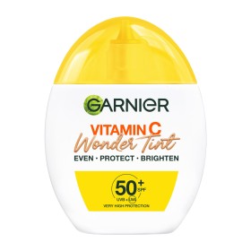 Garnier Vitamin C Wonder Tint Spf50+ Ενυδατική Κρέμα με Χρώμα σε Μεσαία Απόχρωση 40ml