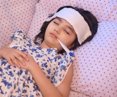 Πώς να φτιάξεις κομπρέσα για τον πυρετό