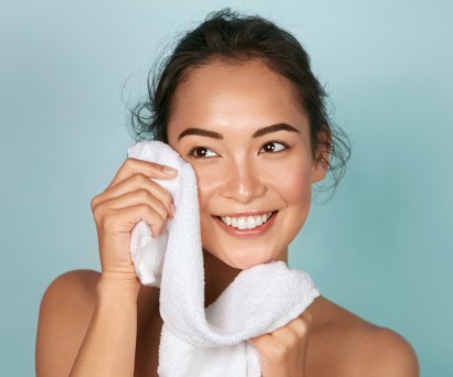 Ντεμακιγιάζ πριν τον ύπνο: Είναι απαραίτητο;