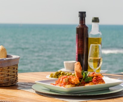 Μεσογειακή διατροφή: Οφέλη για την υγεία και τη μακροζωία