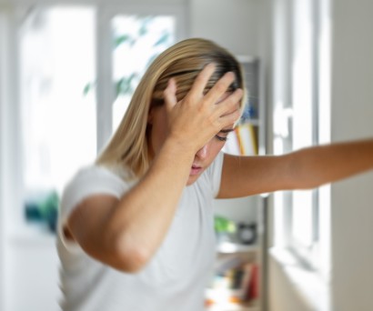 Ίλιγγος: Πώς περνάει και πότε να ανησυχήσεις