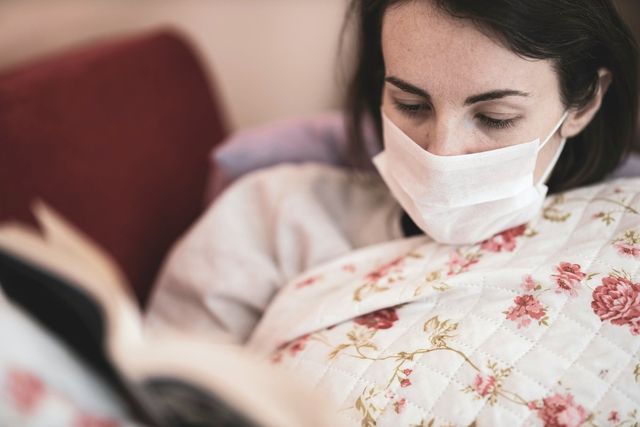 Πώς δεν κολλάει όλο το σπίτι: τι δουλεύει στις ιώσεις
