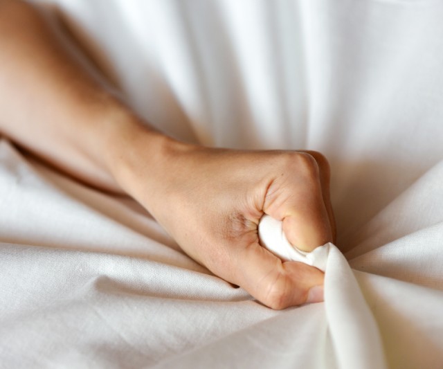Γιατί δεν φτάνω πάντα σε οργασμό; Παράγοντες που επηρεάζουν τη σεξουαλική απόλαυση