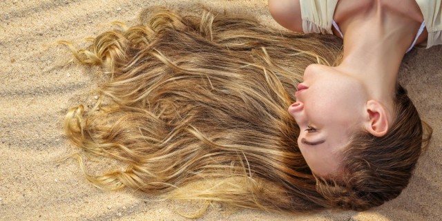 Το μυστικό, για τα πιο όμορφα φυσικά, κυματιστά μαλλιά και αυτό το καλοκαίρι!