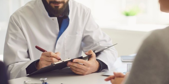 Ηπατίτιδα: Τύποι, Συμπτώματα, Τρόποι Μετάδοσης και Προστασία.